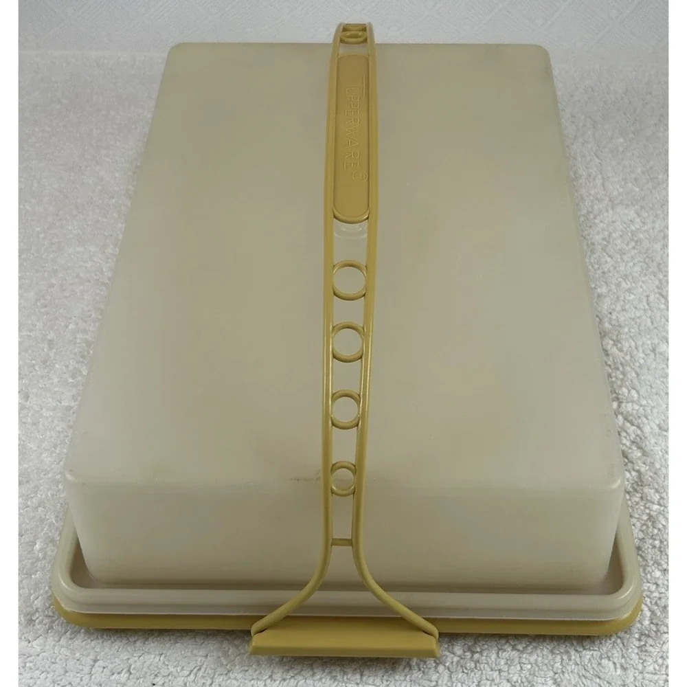 Tupperware vtg rectangular